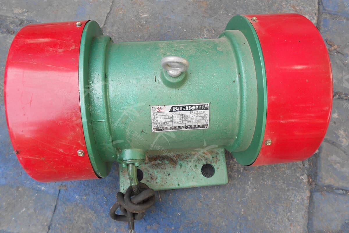 Motor vibrating feeder motor